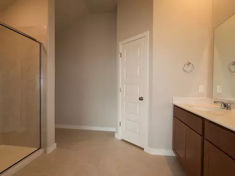 Bath - 12304 Setting Peak Ln, Buda, TX 78610 photo 2 of 3