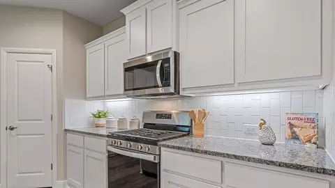 Kitchen - 16828 Stack St, Justin, TX 76247 photo 4 of 6
