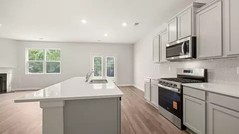 Kitchen - 223 Cattle Dr, Perry, GA 31069 photo 3 of 5