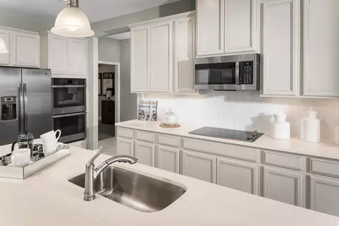 Kitchen - 5874 Piney Shrub Pl, Saint Cloud, FL 34771 photo 4 of 10