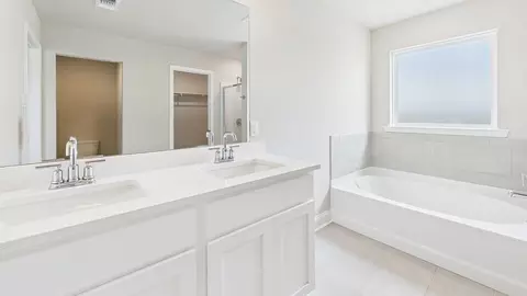 Bath - 206 High Ridge Rd, Duson, LA 70529 photo 5 of 10