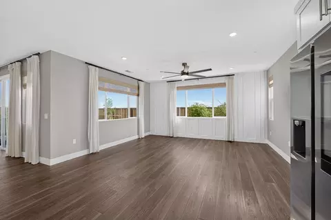 Living - 2903 Penelope St, Tracy, CA 95377 photo 2 of 2
