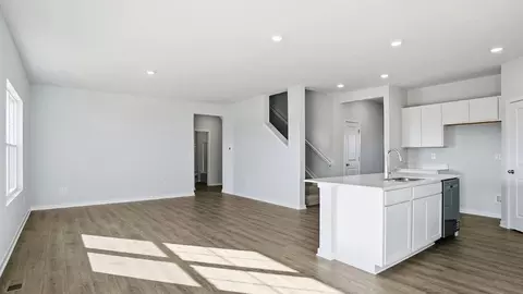 Living - 2100 Overlook Way, Newark, OH 43055 photo 1 of 6