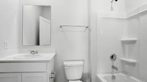 Bath - 2100 Overlook Way, Newark, OH 43055 photo 1 of 9