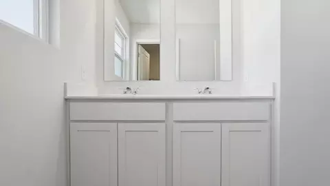 Bath - 2100 Overlook Way, Newark, OH 43055 photo 6 of 9