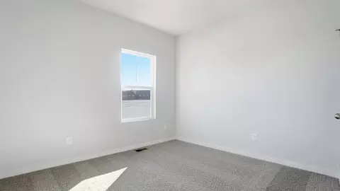 Bedroom - 2100 Overlook Way, Newark, OH 43055 photo 2 of 20