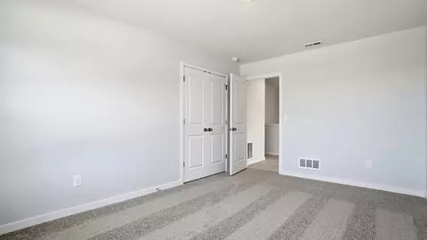 Bedroom - 2100 Overlook Way, Newark, OH 43055 photo 9 of 20
