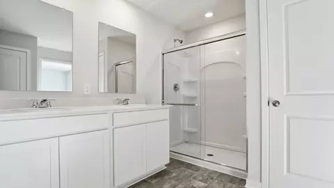 Bath - 2100 Overlook Way, Newark, OH 43055 photo 3 of 9