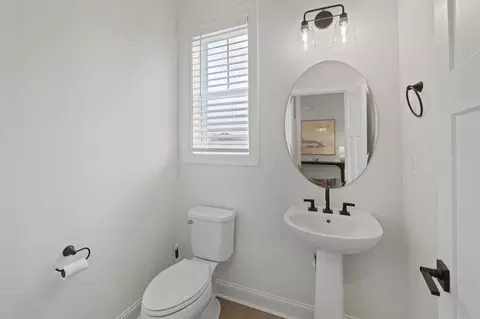 Bath - 1406 Marcella St, Charlottesville, VA 22911 photo 1 of 22