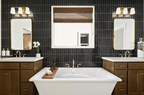 Bath - 2468 Black Stallion St, Tracy, CA 95377 photo 4 of 4