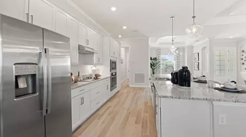 Kitchen - 17121 Jadestone Ct, Venice, FL 34293 photo 5 of 9