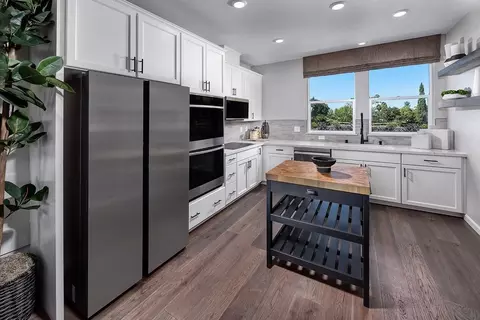 Kitchen - 100 Platform Way, Campbell, CA 95008 photo 1 of 1