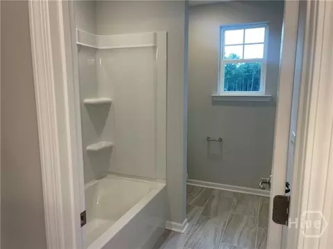 Bath - 185 Champlain Dr, Pooler, GA 31322 photo 2 of 8