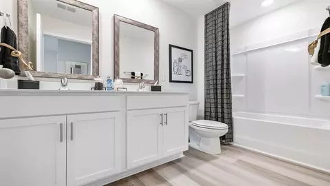 Bath - 2296 Springview Ct, Boiling Springs, SC 29316 photo 2 of 4