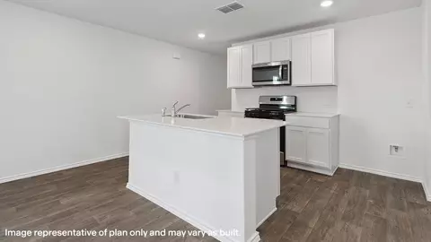 Kitchen - 1412 Sequoia Park, Adkins, TX 78101 photo 3 of 13