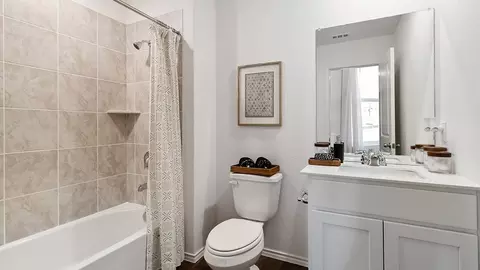 Bath - 1412 Sequoia Park, Adkins, TX 78101 photo 4 of 5