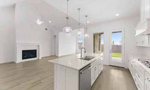 Kitchen - 2229 Switchgrass Dr, Argyle, TX 76226 photo 3 of 4