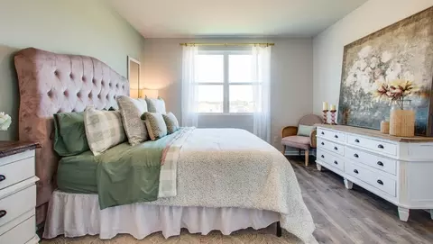 Bedroom - 7610 Anglebrook Rd S, Mobile, AL 36695 photo 2 of 7