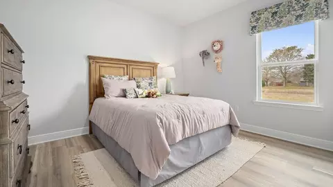 Bedroom - 7610 Anglebrook Rd S, Mobile, AL 36695 photo 6 of 7