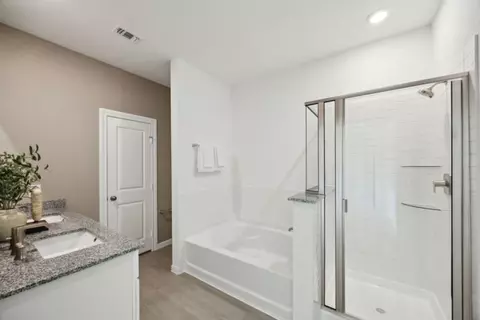 Bath - 207 Ruby Ford Dr, Cove, TX 77523 photo 1 of 4