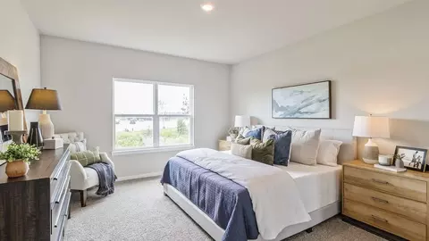 Bedroom - Sanden Rd NE, Cedar Rapids, IA 52411 photo 6 of 8