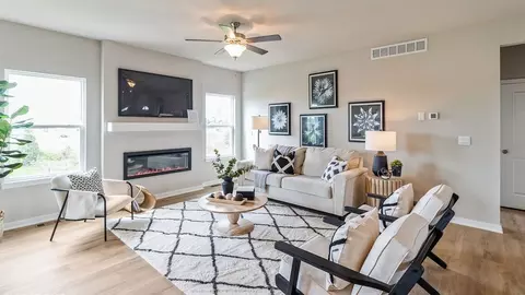 Living - Sanden Rd NE, Cedar Rapids, IA 52411 photo 5 of 5