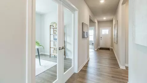 Entry Way - Sanden Rd NE, Cedar Rapids, IA 52411 photo 1 of 3