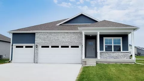 Exterior - Sanden Rd NE, Cedar Rapids, IA 52411 photo 2 of 4
