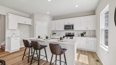 Kitchen - Sanden Rd NE, Cedar Rapids, IA 52411 photo 3 of 4