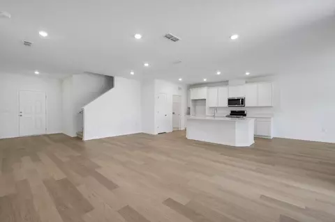 Living - 260 Barbosa Trl, Saint Augustine, FL 32095 photo 3 of 7