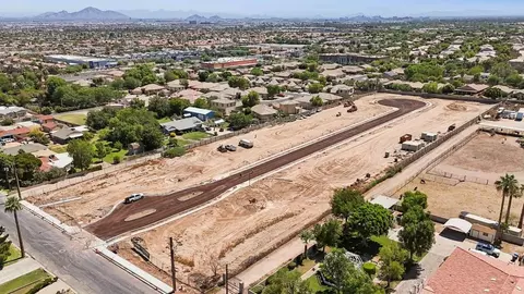 View/Area - 1419 E Harwell Rd, Phoenix, AZ 85042 photo 2 of 12