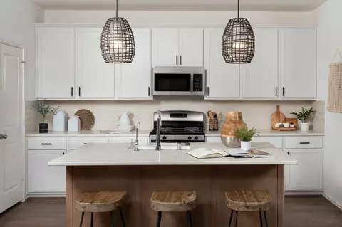 Kitchen - 407 Aztec Cave Dr, New Caney, TX 77357 photo 1 of 2