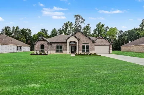 4520 Southern Dr, Dayton, TX 77535