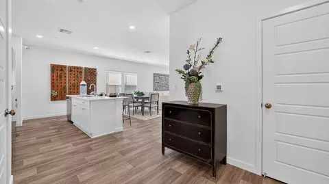 Entry Way - 1703 Edward Pl, Dinuba, CA 93618 photo 1 of 3