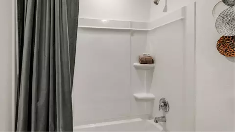 Bath - 5906 Mercer St, Conroe, TX 77303 photo 4 of 5