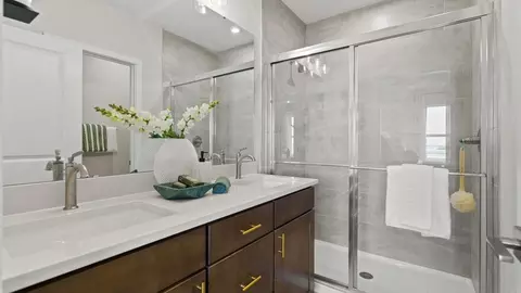 Bath - 219 Meredith Blvd, Winter Haven, FL 33881 photo 1 of 6