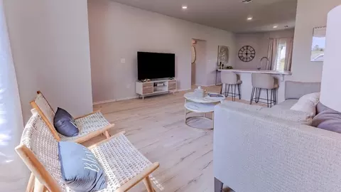 Living - Blackberry Ridge Dr., Mcloud, OK 74851 photo 2 of 3