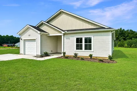 107 Franklin Landing Dr, Pikeville, NC 27863