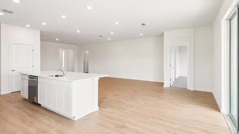 Living - 5204 NW 41st Loop, Ocala, FL 34482 photo 5 of 5