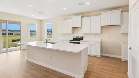Kitchen - 5204 NW 41st Loop, Ocala, FL 34482 photo 2 of 6