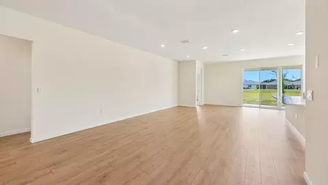 Living - 5204 NW 41st Loop, Ocala, FL 34482 photo 3 of 5