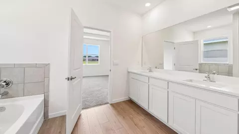 Bath - 5204 NW 41st Loop, Ocala, FL 34482 photo 3 of 4