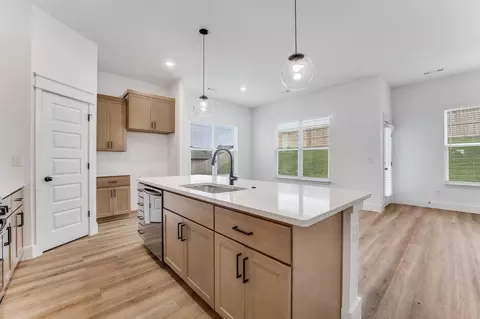 Kitchen - 1005 Aberdeen Ave, Carl Junction, MO 64834 photo 8 of 17
