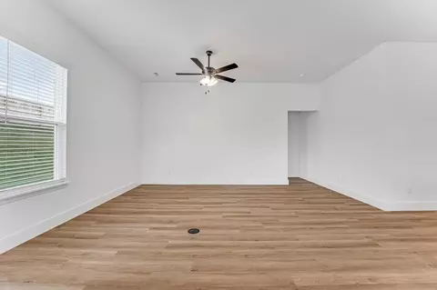 Living - 1005 Aberdeen Ave, Carl Junction, MO 64834 photo 4 of 14