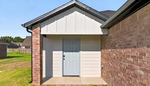 Exterior - 1695 Ridgeview Dr, Springdale, AR 72762 photo 2 of 3