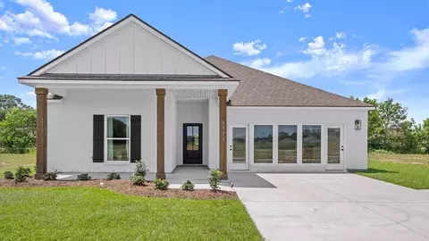3440 Chien St, Zachary, LA 70791