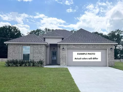 208 Hidden Meadows Dr, Lafayette, LA 70506