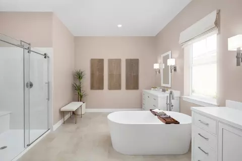 Bath - 6949 Saddleback St, Hesperia, CA 92345 photo 2 of 4