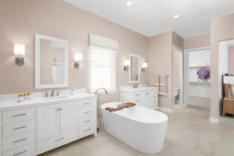 Bath - 6949 Saddleback St, Hesperia, CA 92345 photo 1 of 4