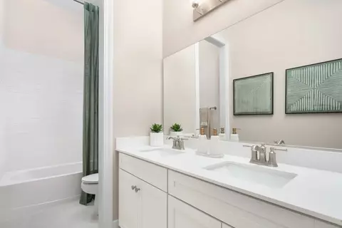 Bath - 6949 Saddleback St, Hesperia, CA 92345 photo 4 of 4